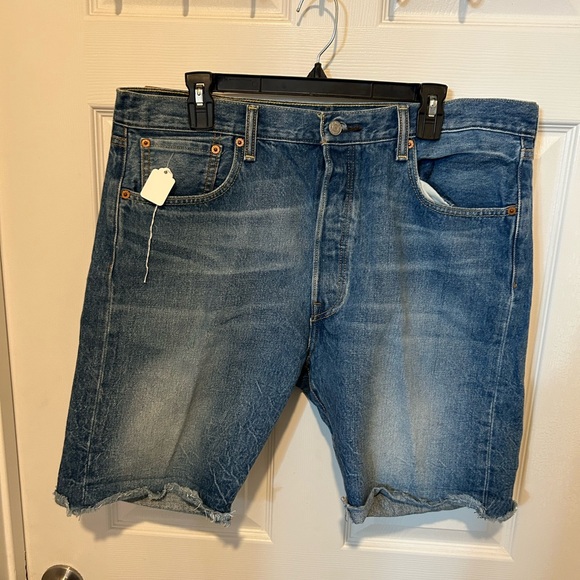 Levi’s Men's Blue Denim Shorts - Picture 1 of 2